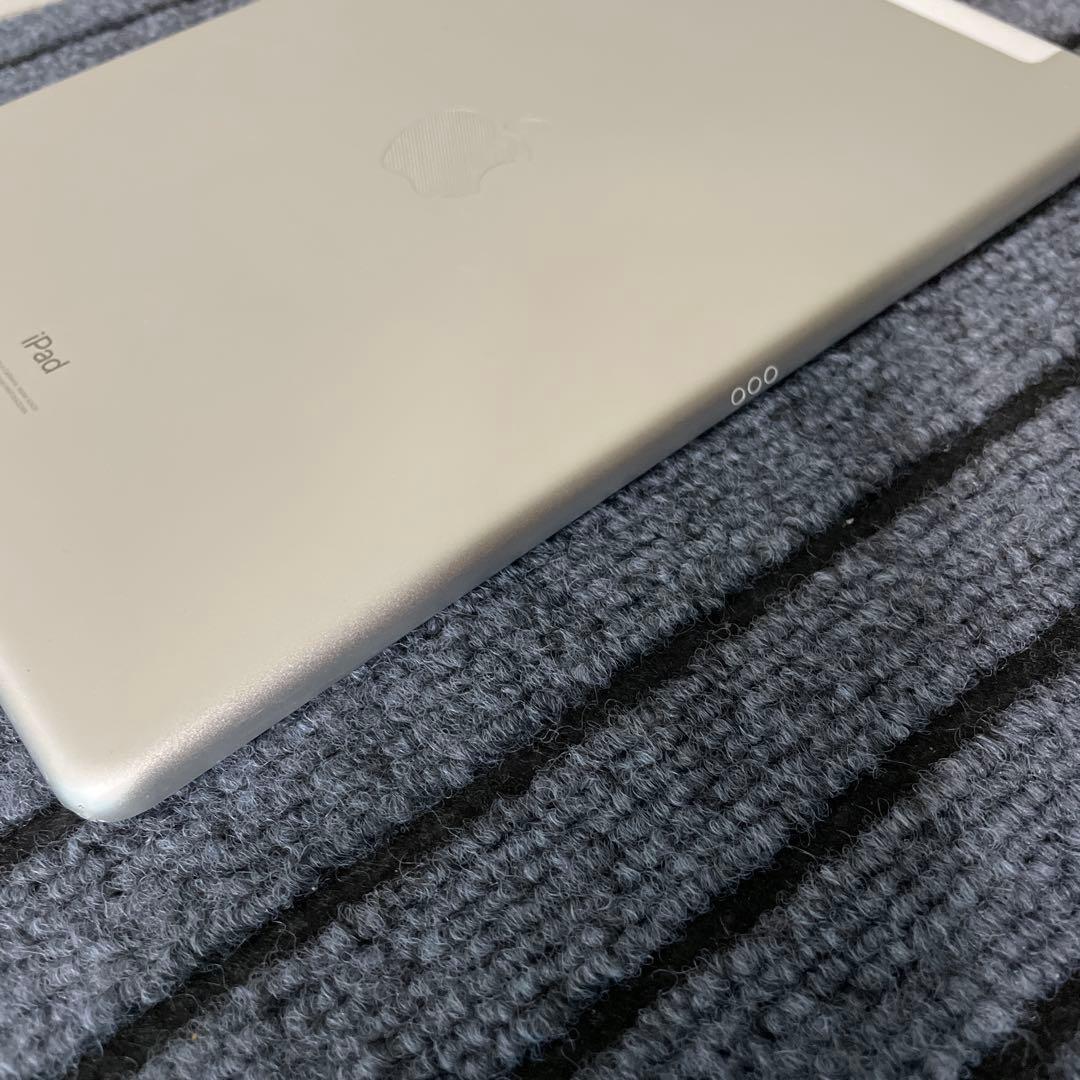 25【早い者勝ち】 iPad 8世代 32GB シルバー
