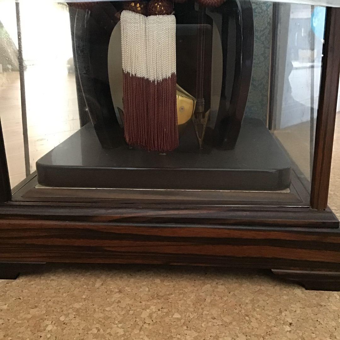 ガラスケース入り弓矢