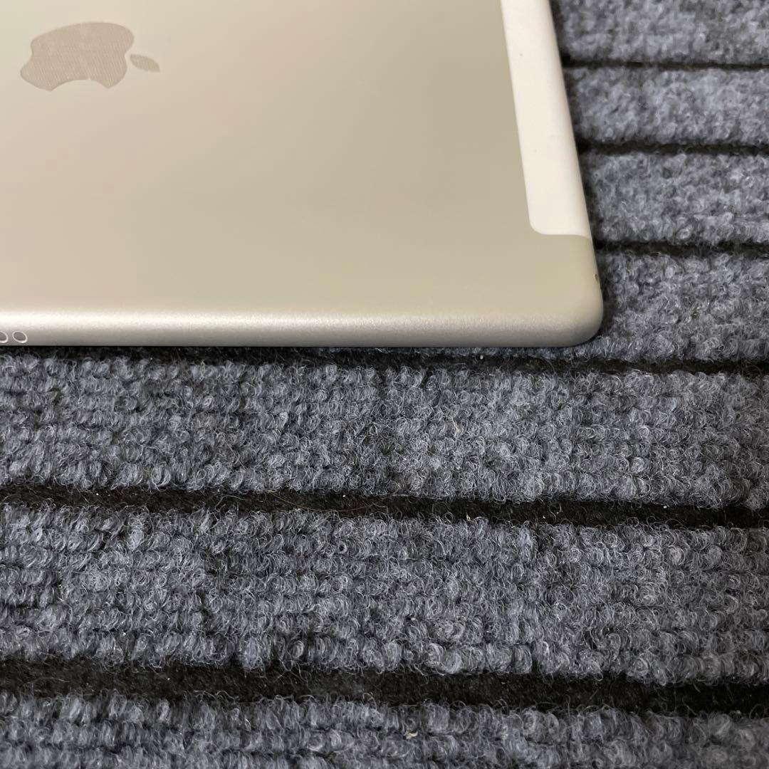 114 iPad 7世代 32GB SIMフリー シルバー