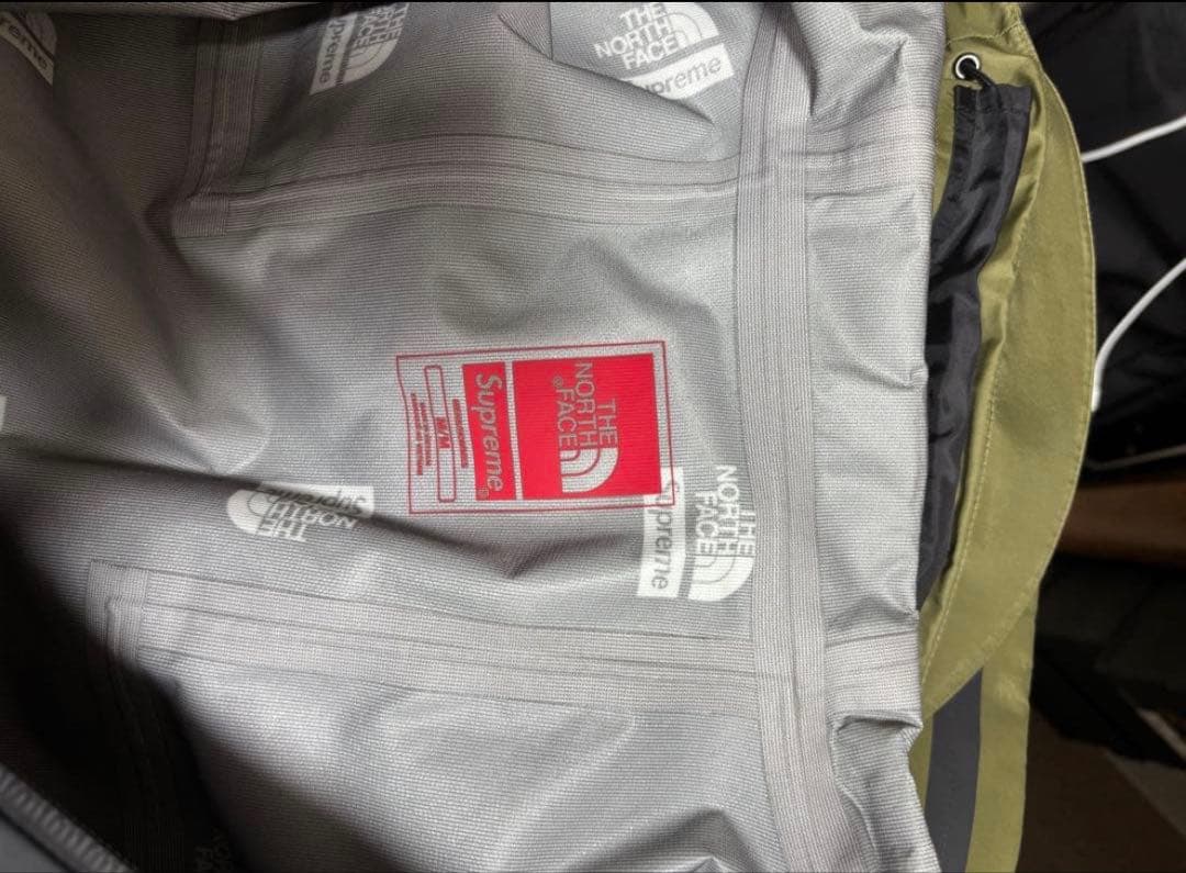 Supreme シュプリーム ノースフェイス サミットシリーズ