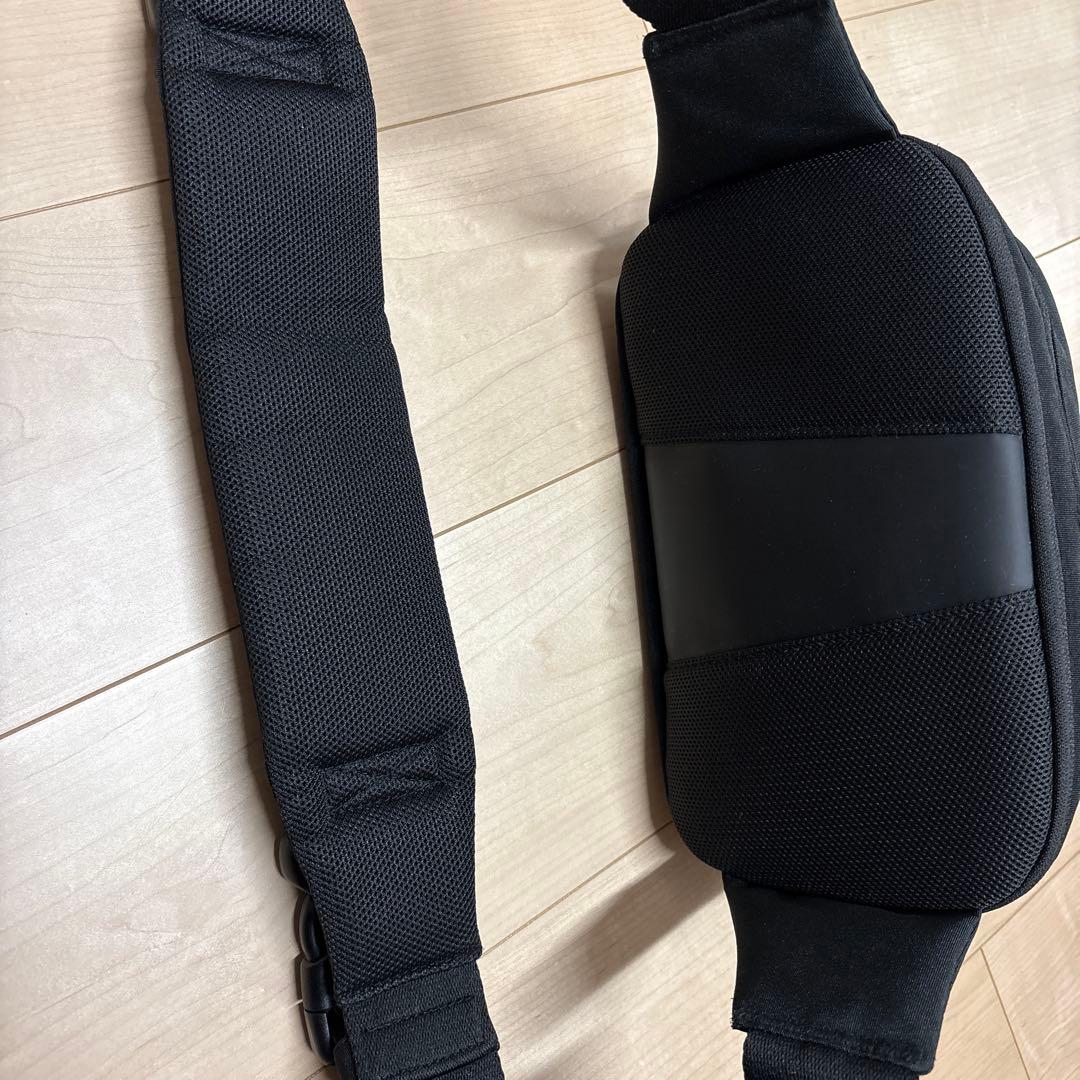 pomulu ポムル ヒップシートブラック