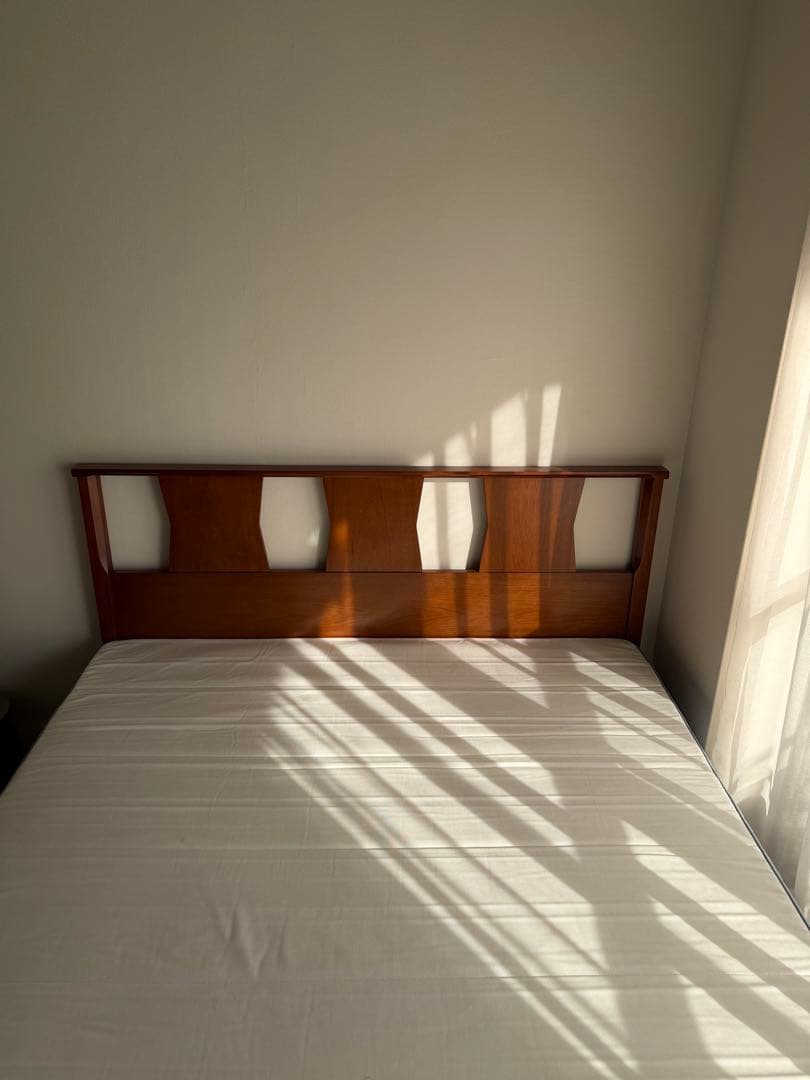 ACMEオリジナルBROOKSシリーズのダブルベッド（フレームのみ）