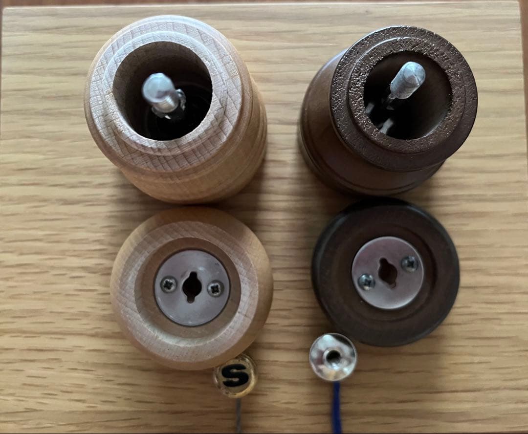 【新品未使用品】　PEUGEOT　プジョー　 木製ソルトミル　ペッパーミル