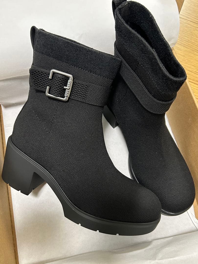 【お値下げ中！】VIVAIA スクエアトゥ 撥水加工 ヒールブーツ 35.5