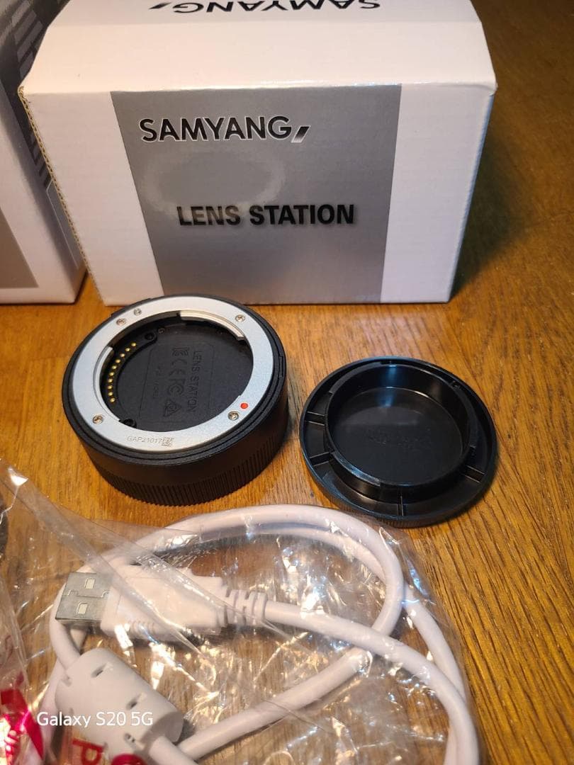 レンズ(単焦点) Samyang AF 24mm F1.8FE & Lens Station