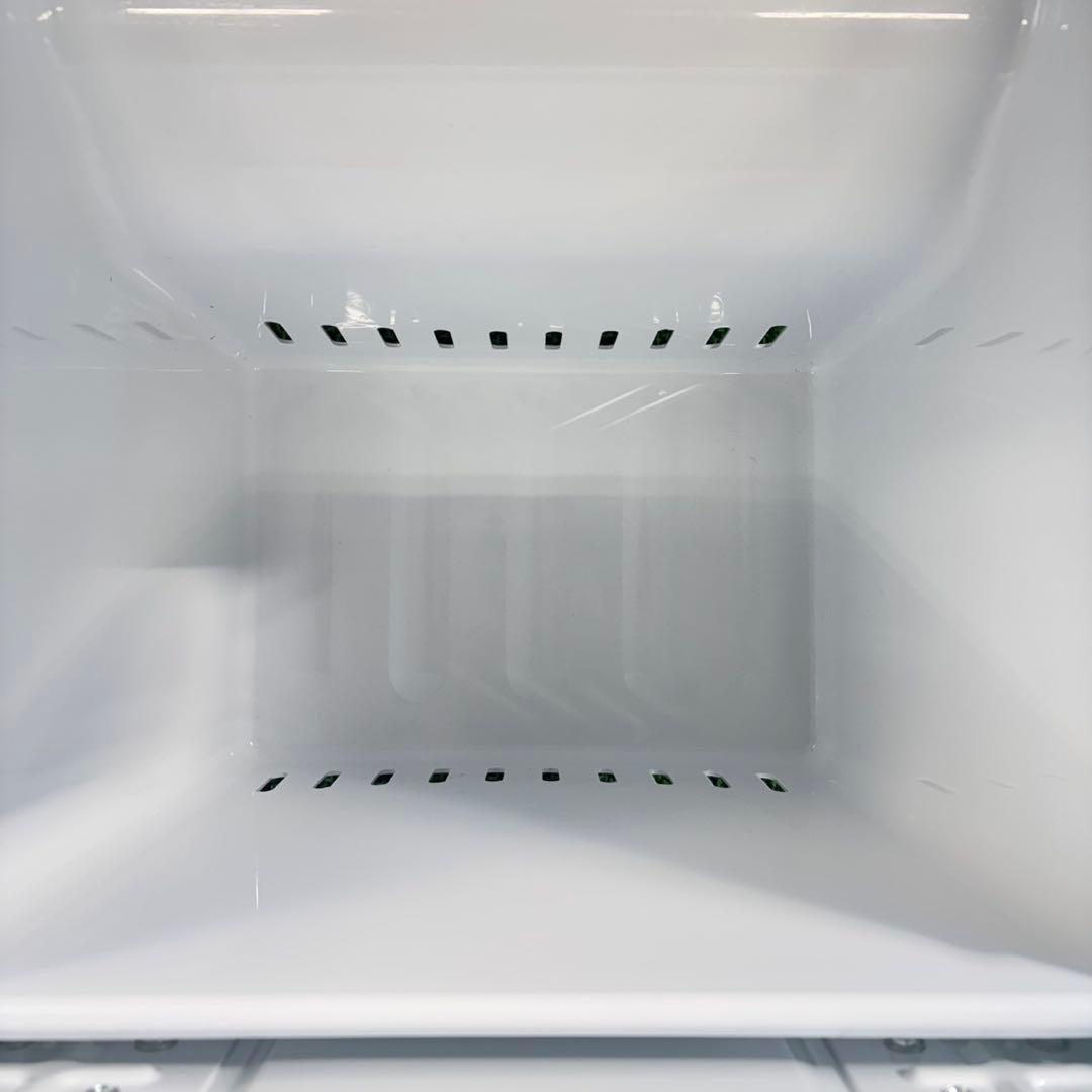 730 東芝　ホワイト　冷蔵庫　153L 100L強　右開き　2ドア　格安　美品