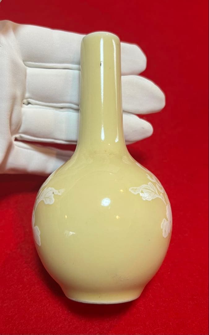 中国美術 古玩 景徳鎮製 菊紋様ミニ花瓶 花入 花器 置物 コレクション