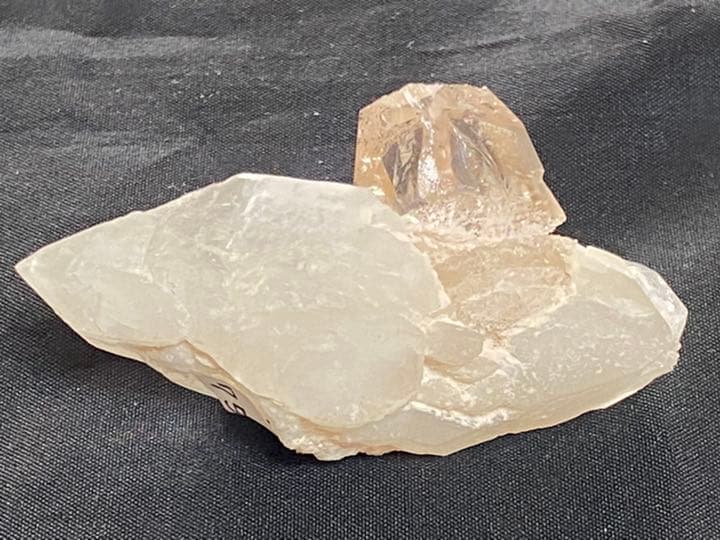 トパーズ　on 水晶　36.7g