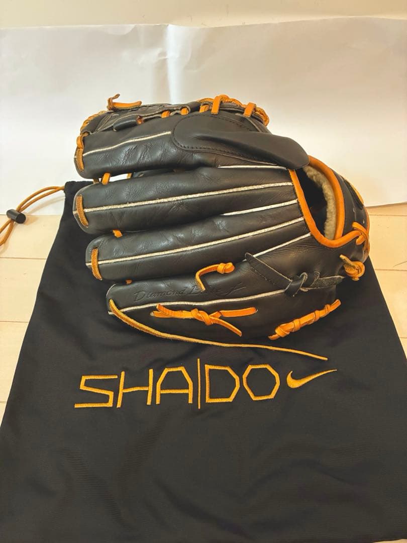 Nike 硬式野球グローブ 投手 ブラック/オレンジ