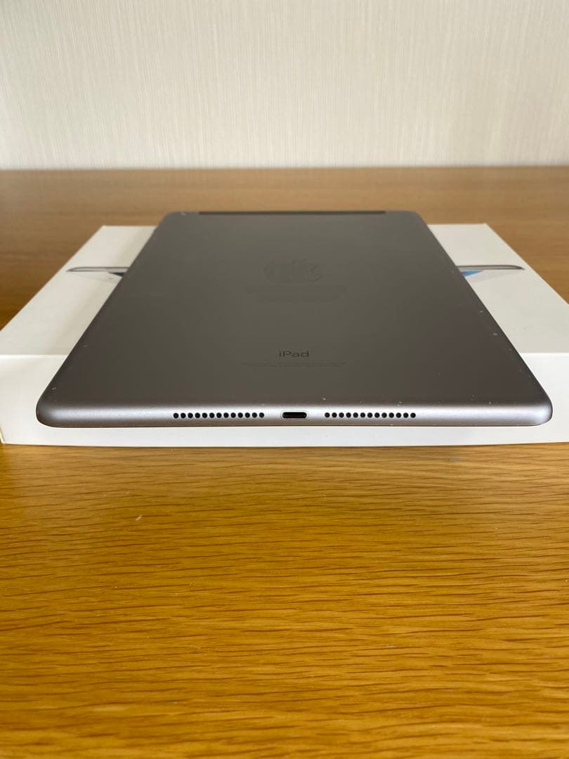 iPad第6世代　１２８ＧＢ　電池 良好　iPad本体