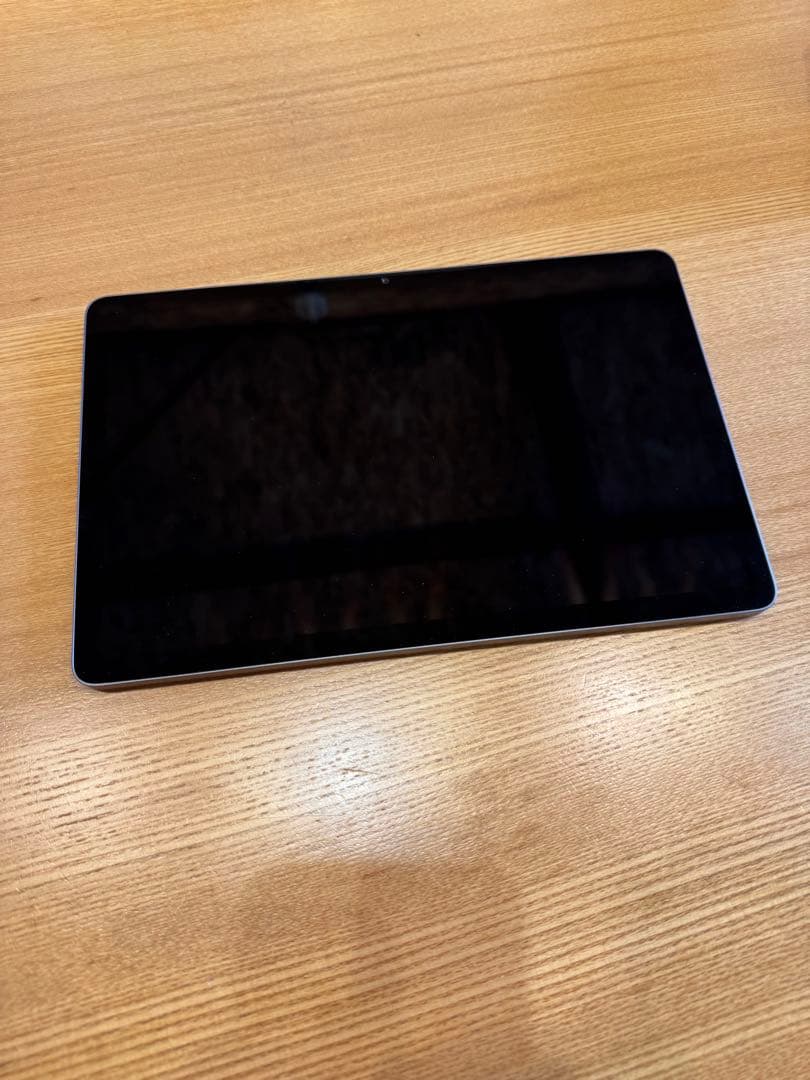 Lenovo Tab本体とクリアケース