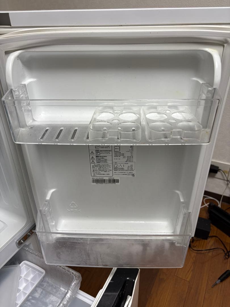 Hisense 冷蔵庫 ホワイト 下冷凍