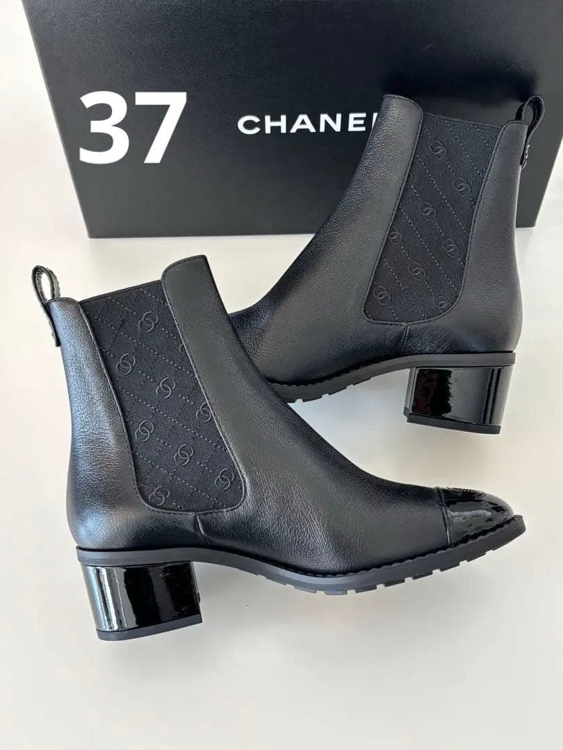 新品 未使用 シャネル CHANEL ブーツ レザー　シューズ　37