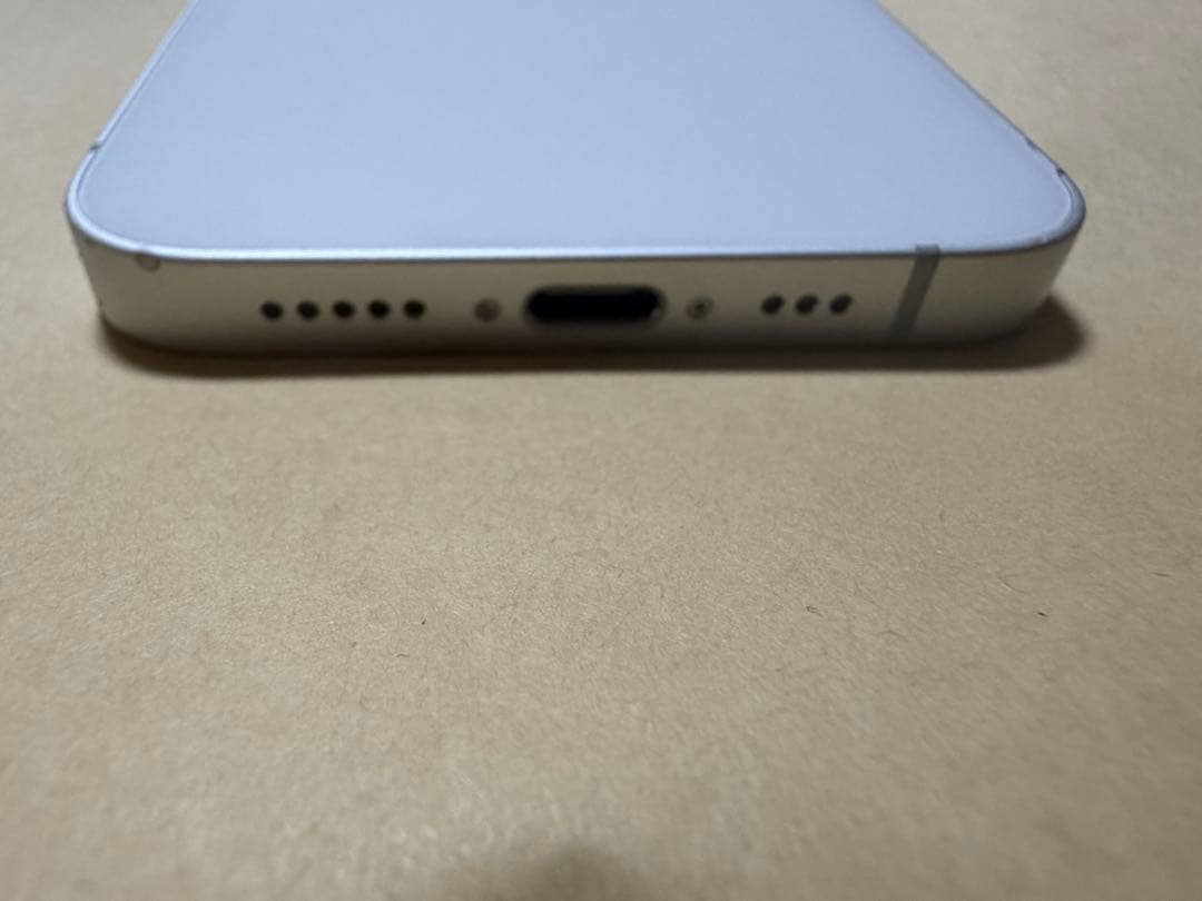 Apple iPhone16e 128GB ホワイト本体