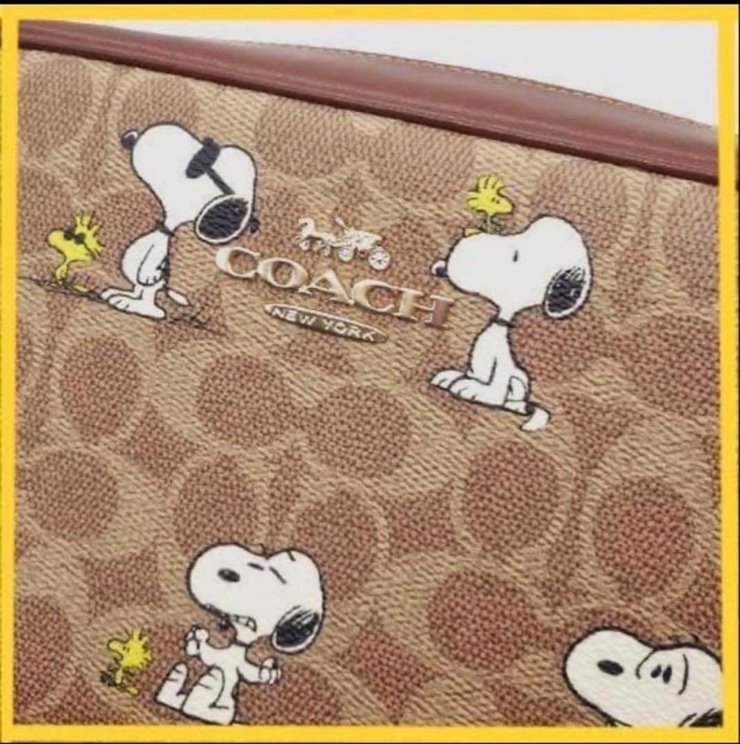 たおたろー　コーチCOACHスヌーピーコラボシグネチャー斜め掛けショルダー