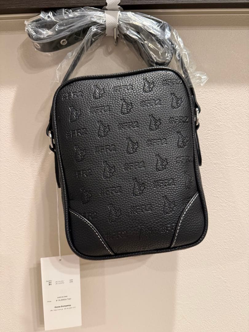 FR2 ブラック ショルダーバッグ