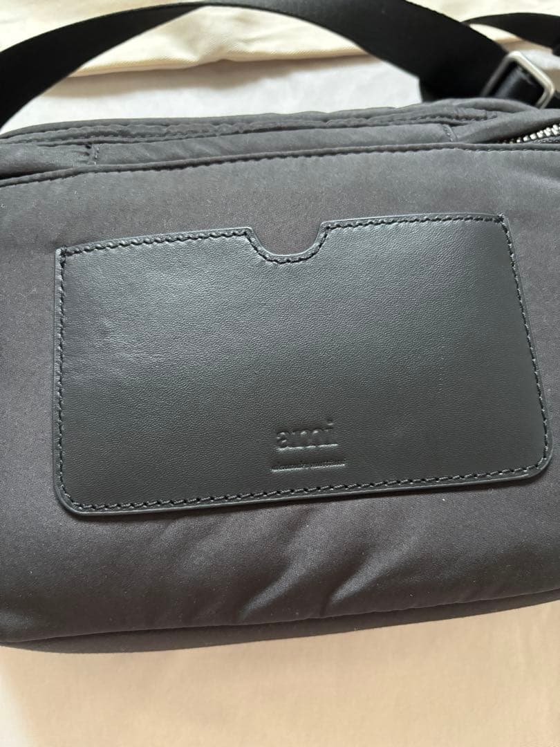 【美品】ami parisメッセンジャーバッグ