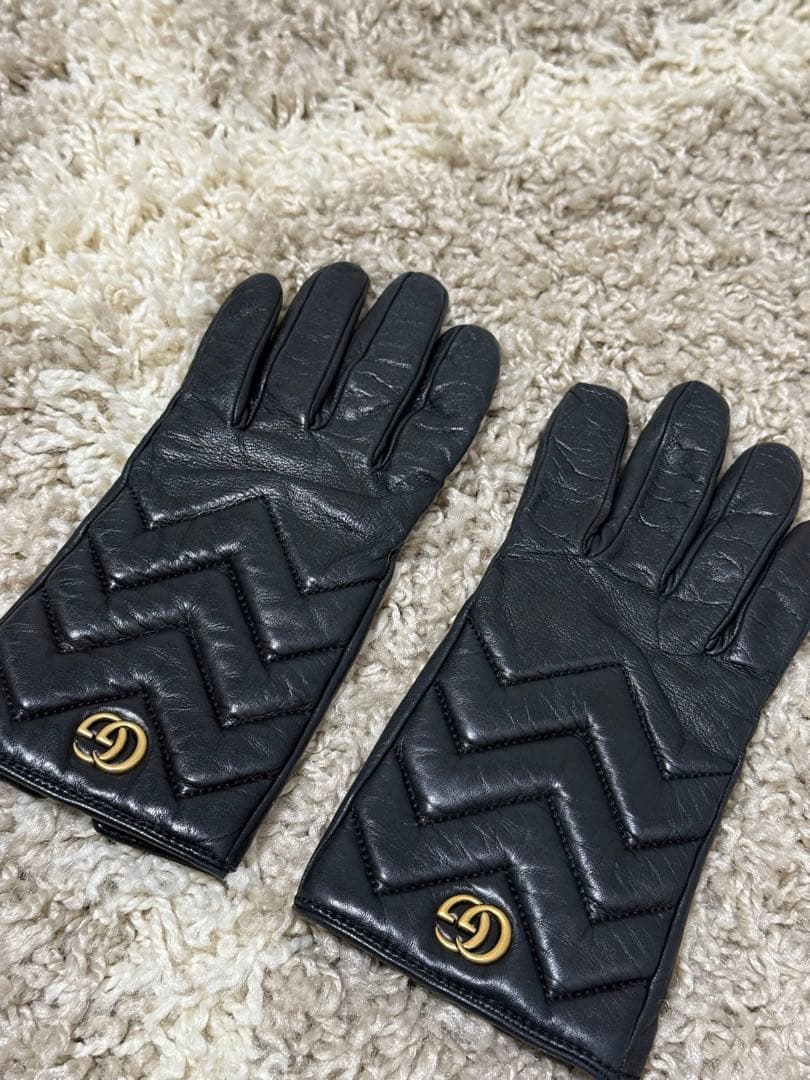 GUCCI ブラックレザー Gロゴ キルティング手袋