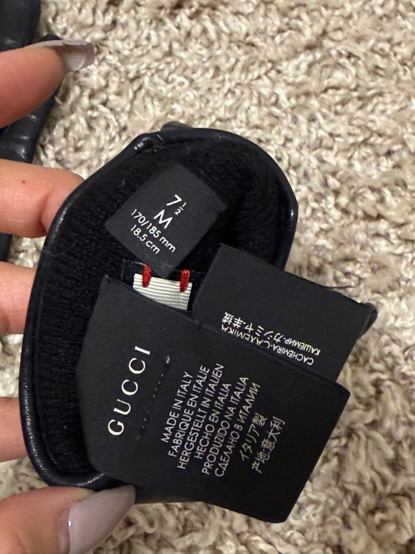 GUCCI ブラックレザー Gロゴ キルティング手袋