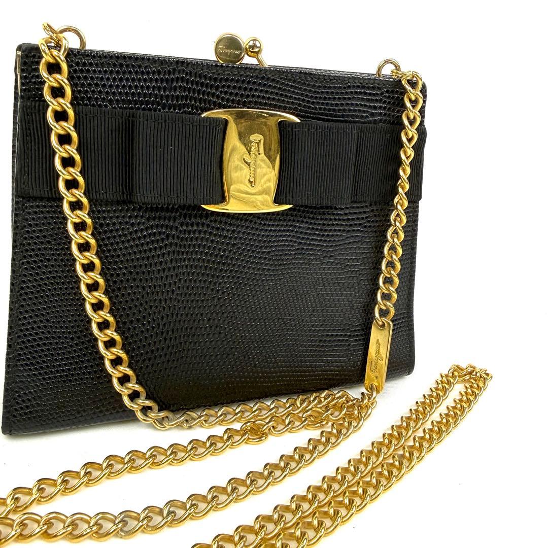 美品✨フェラガモ ショルダーバッグ ヴァラリボン リザード がま口 ゴールド 黒