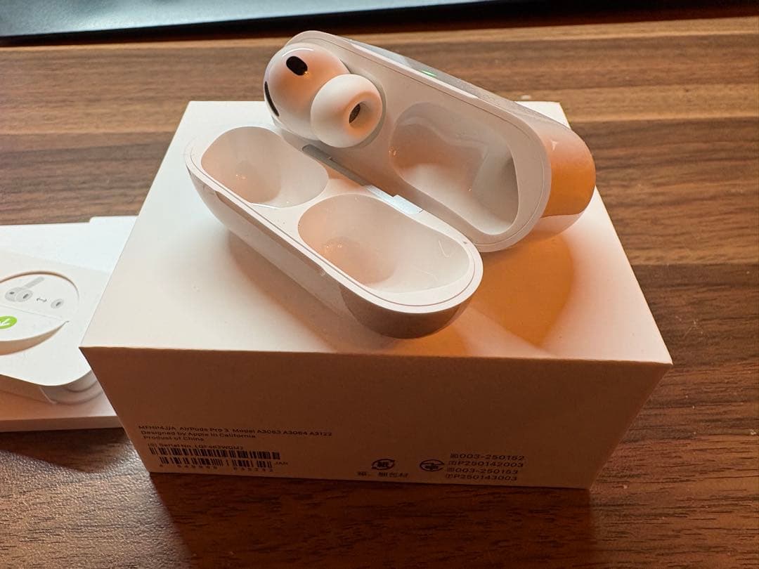 AirPods Pro3 ホワイト 右耳➕充電ケース付き