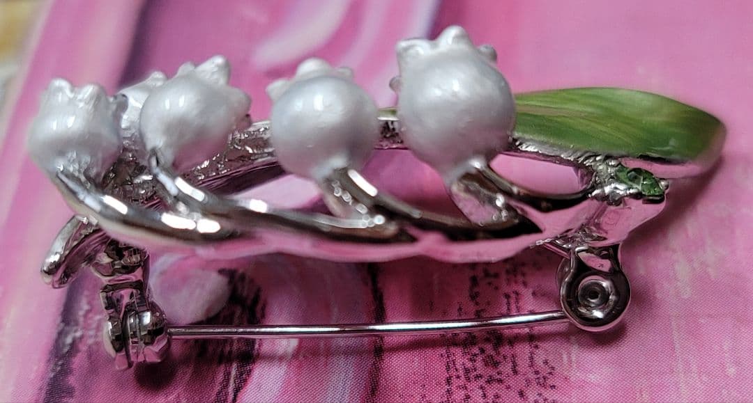 新品　ヴァンドームブティック　ブローチ すずらん　ブローチ　スズラン