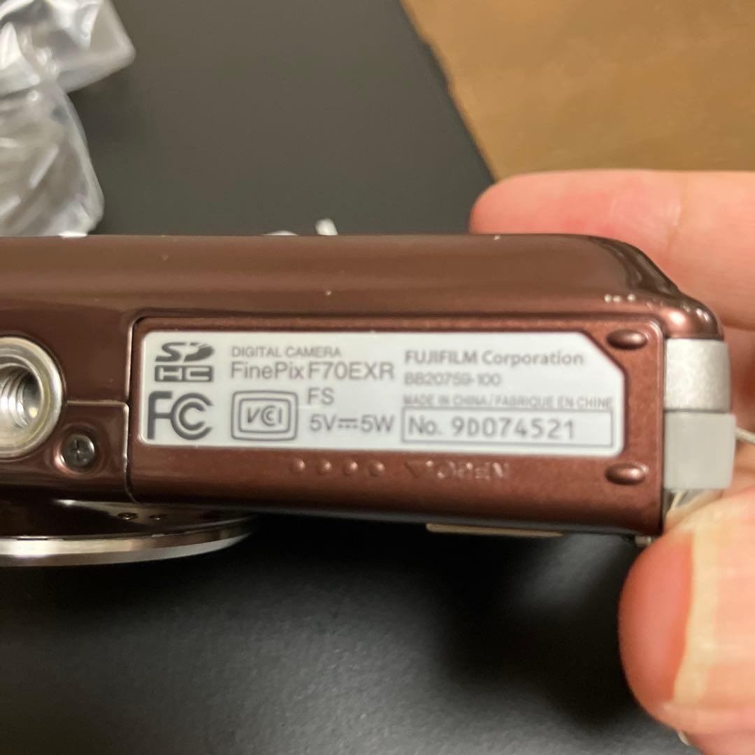 FUJIFILM FINEPIX F70 EXR ブラウン