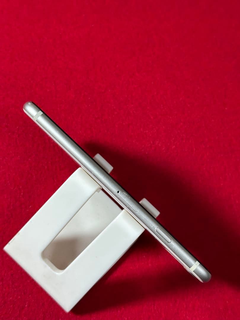 【9320】iPhone SE3第3世代スターライト 64GB simフリー