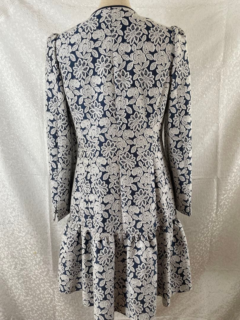 【1/6迄初売り値下げ】ジャガードレース刺繍花柄フリルコートパフスリーブ