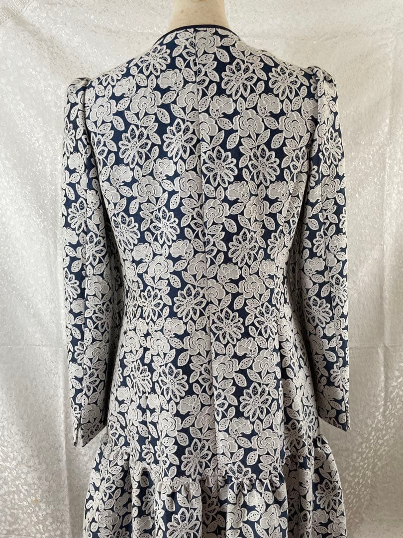 【1/6迄初売り値下げ】ジャガードレース刺繍花柄フリルコートパフスリーブ