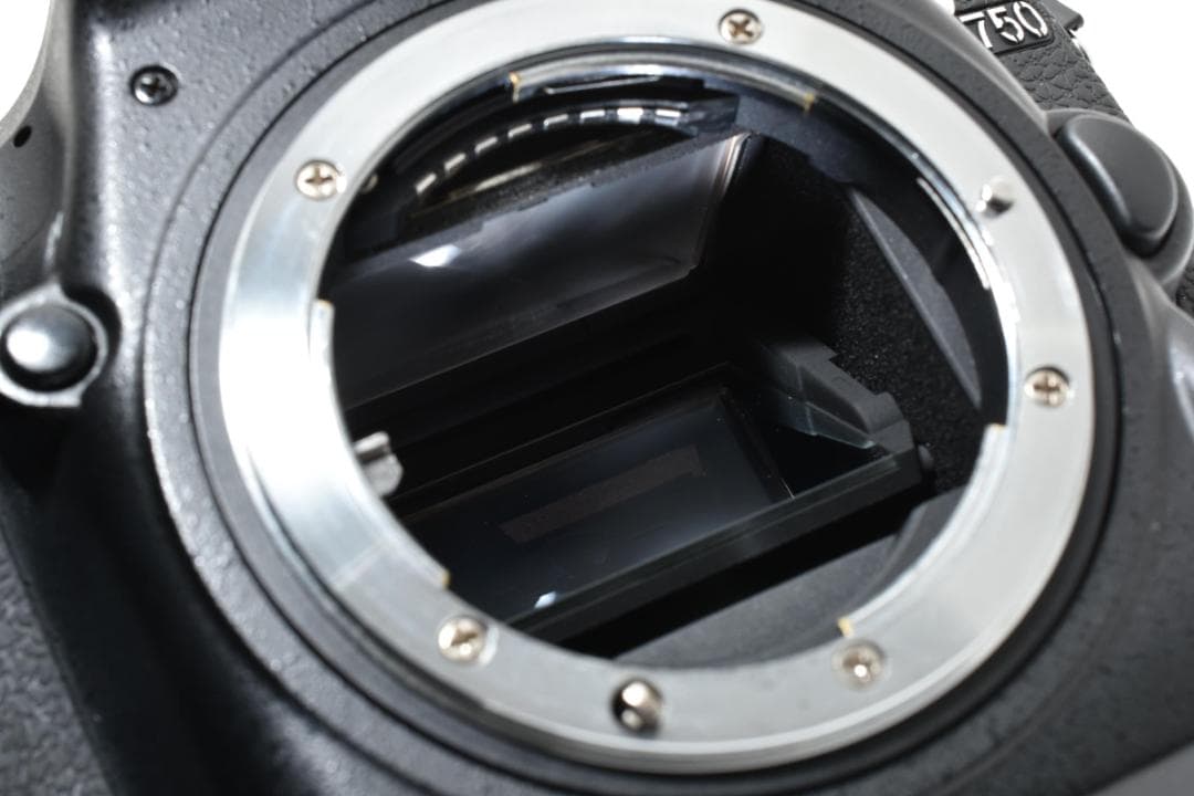 ■美品■Nikon ニコン D750 ボディ