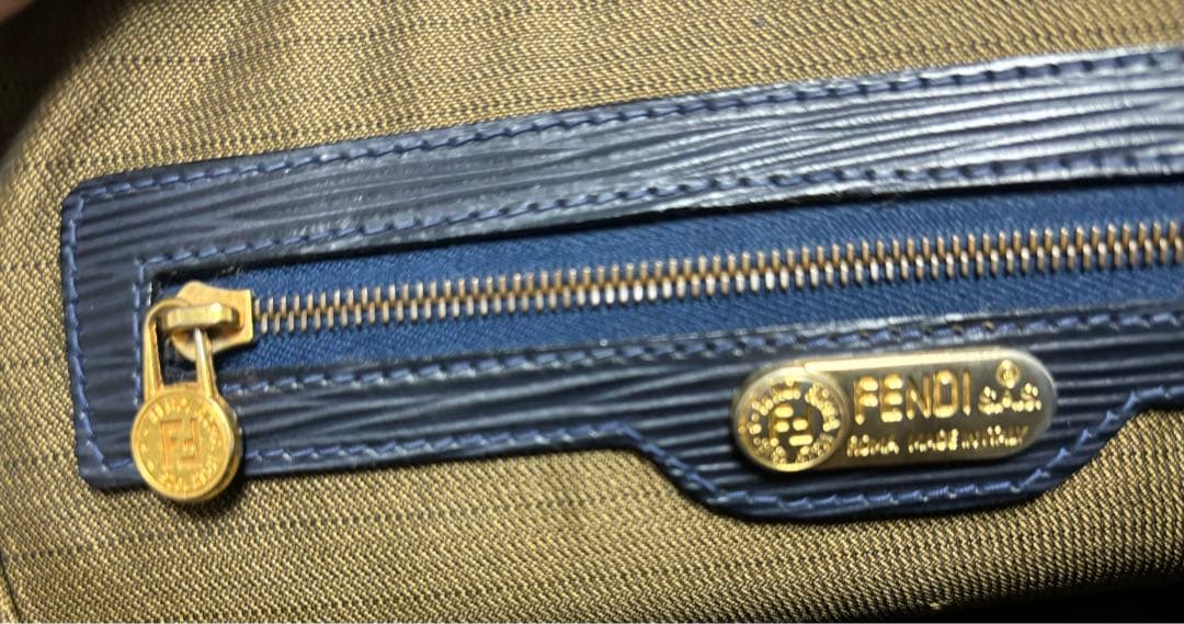 FENDIバッグ 2WAY ショルダーバッグ レザー ネイビー