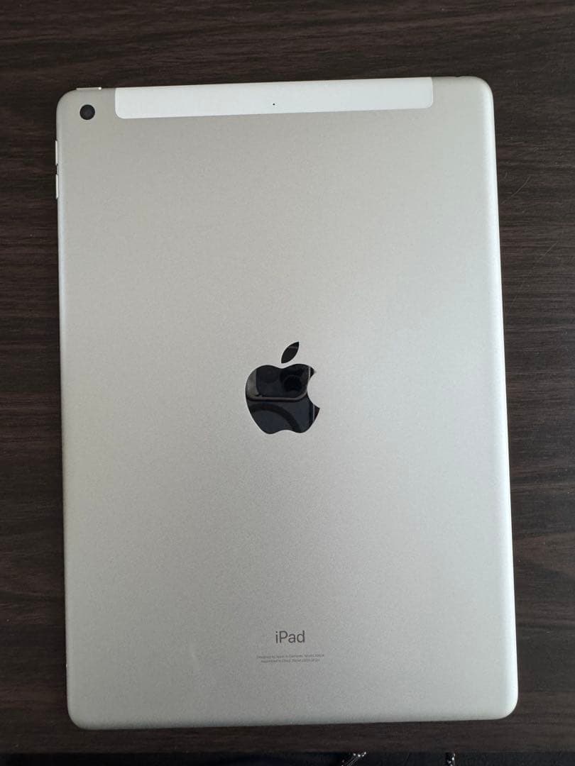 iPad (第9世代) 64GB Wi-Fi + Cellular 本体のみ