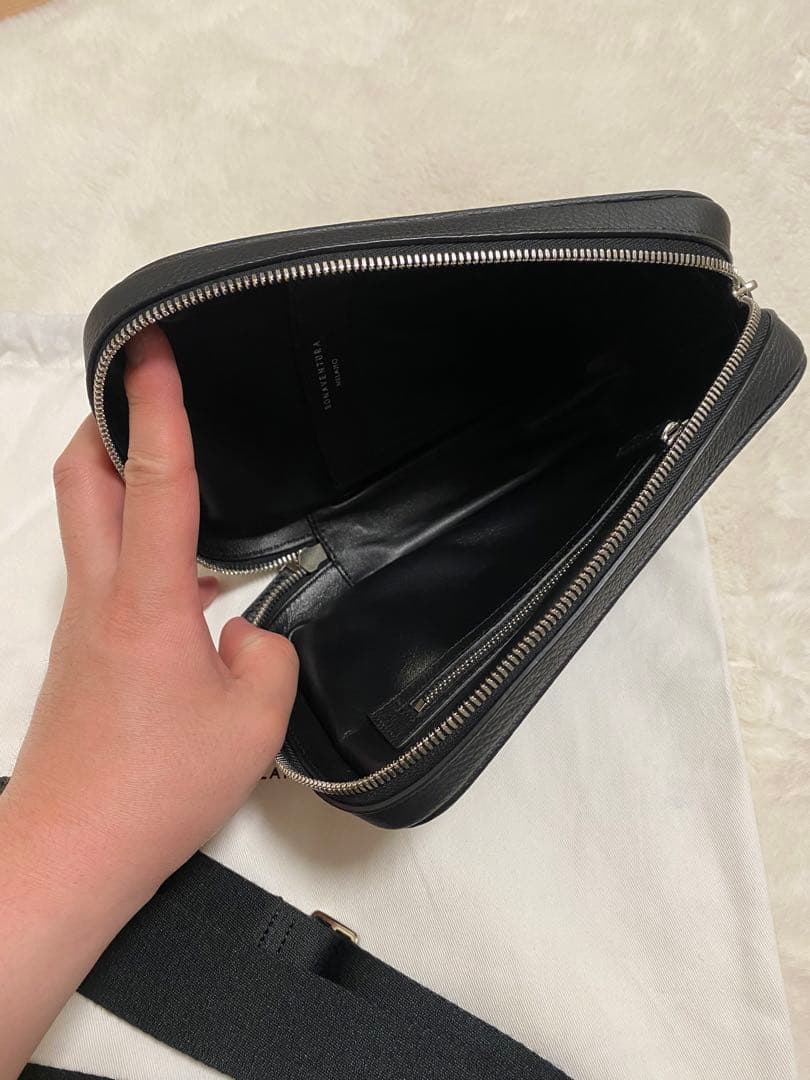 BONAVENTURA　パオロ　ブラック　 レザーショルダーバッグ