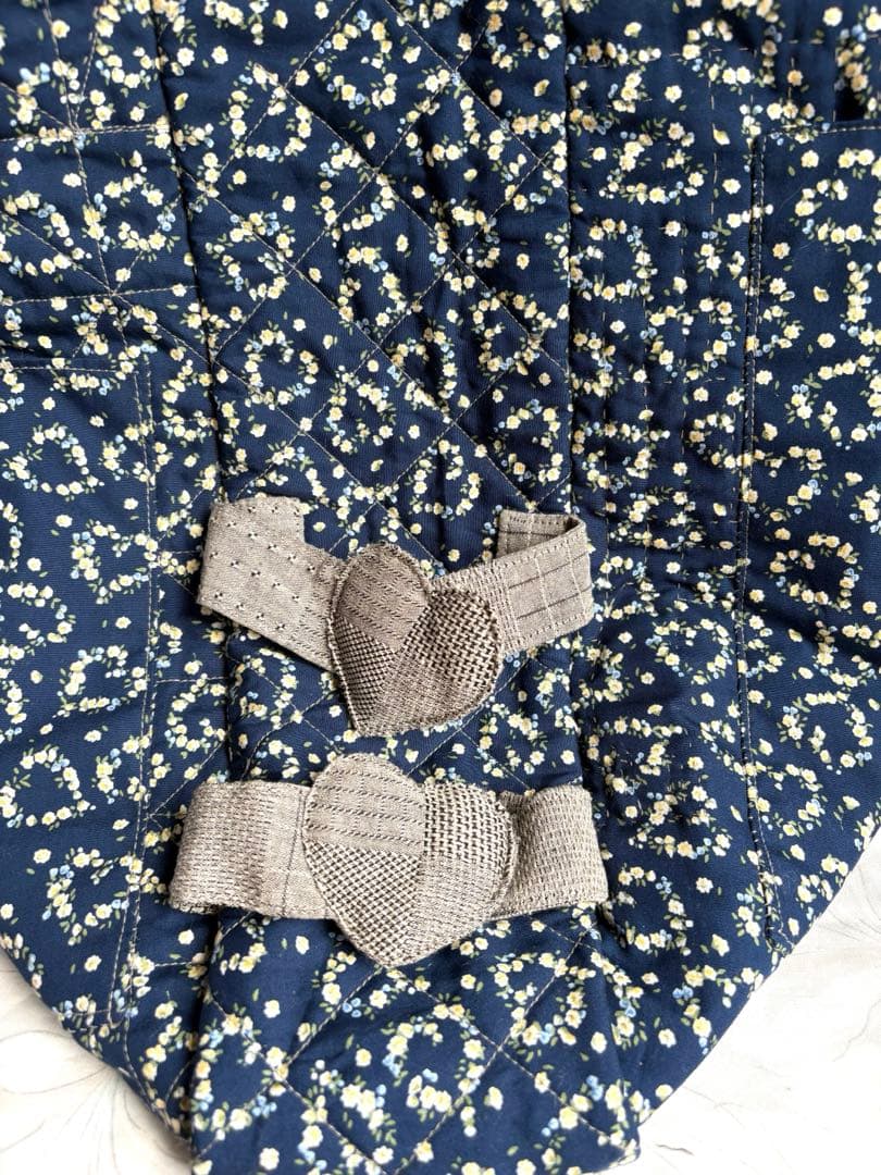 ハンドメイドパッチワーク　2way使い　大きめバック　ハウスと花とスー NO49