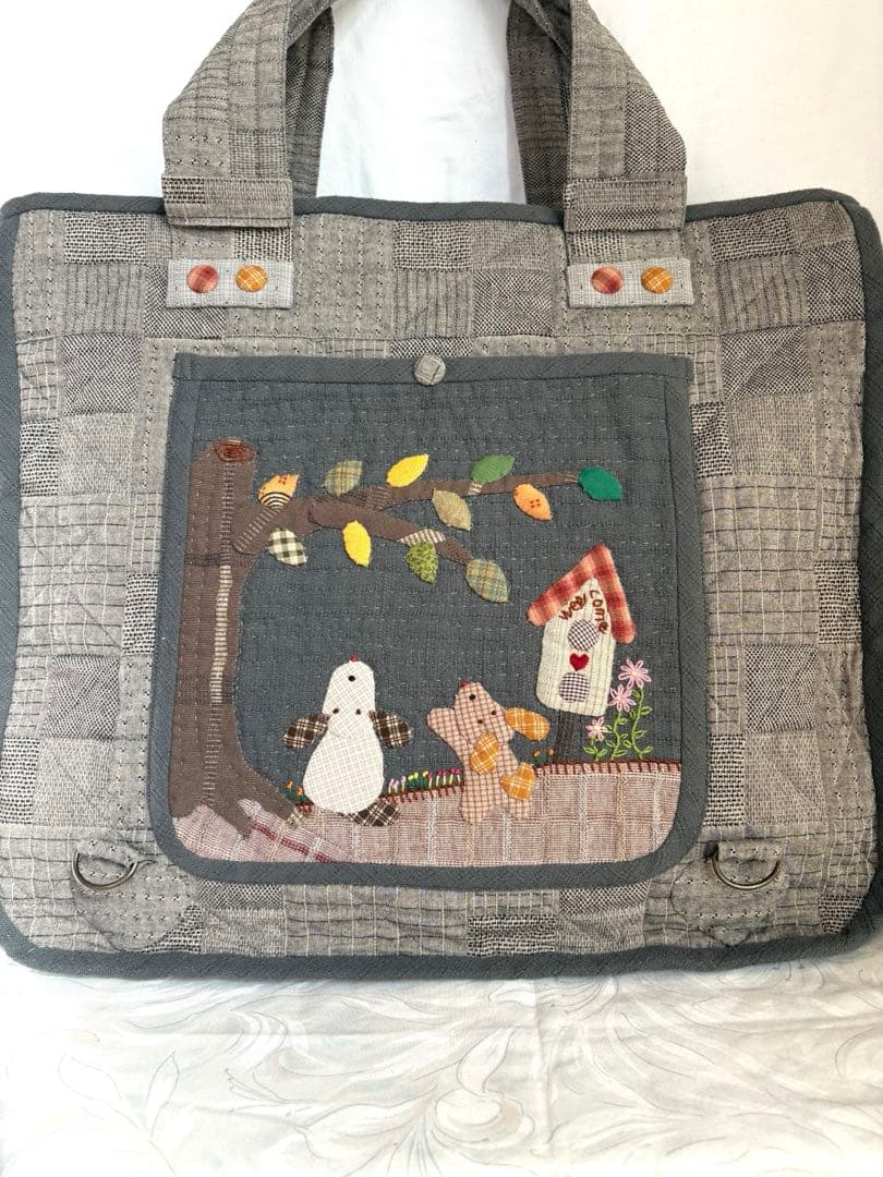 ハンドメイドパッチワーク　2way使い　大きめバック　ハウスと花とスー NO49