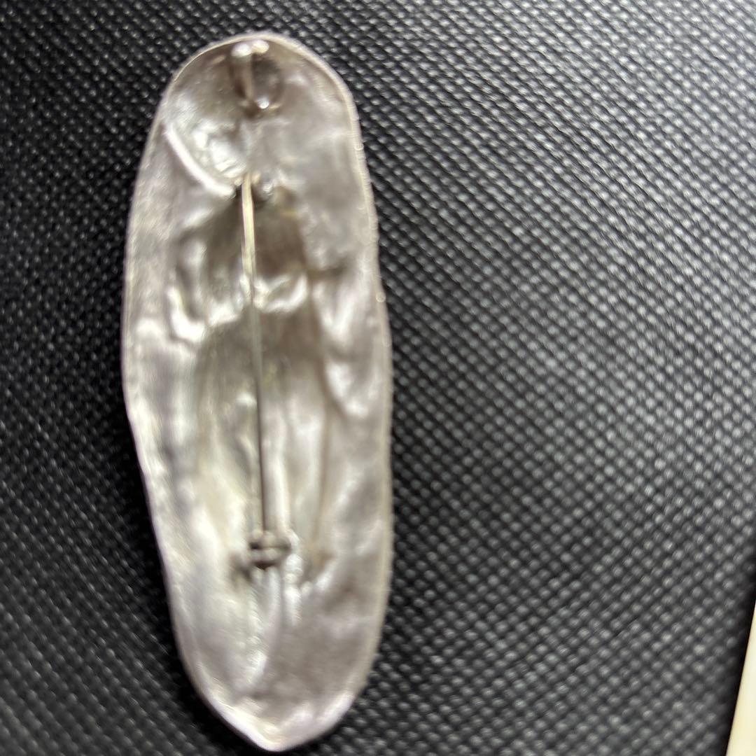 彫刻家　掛井五郎　ブローチ