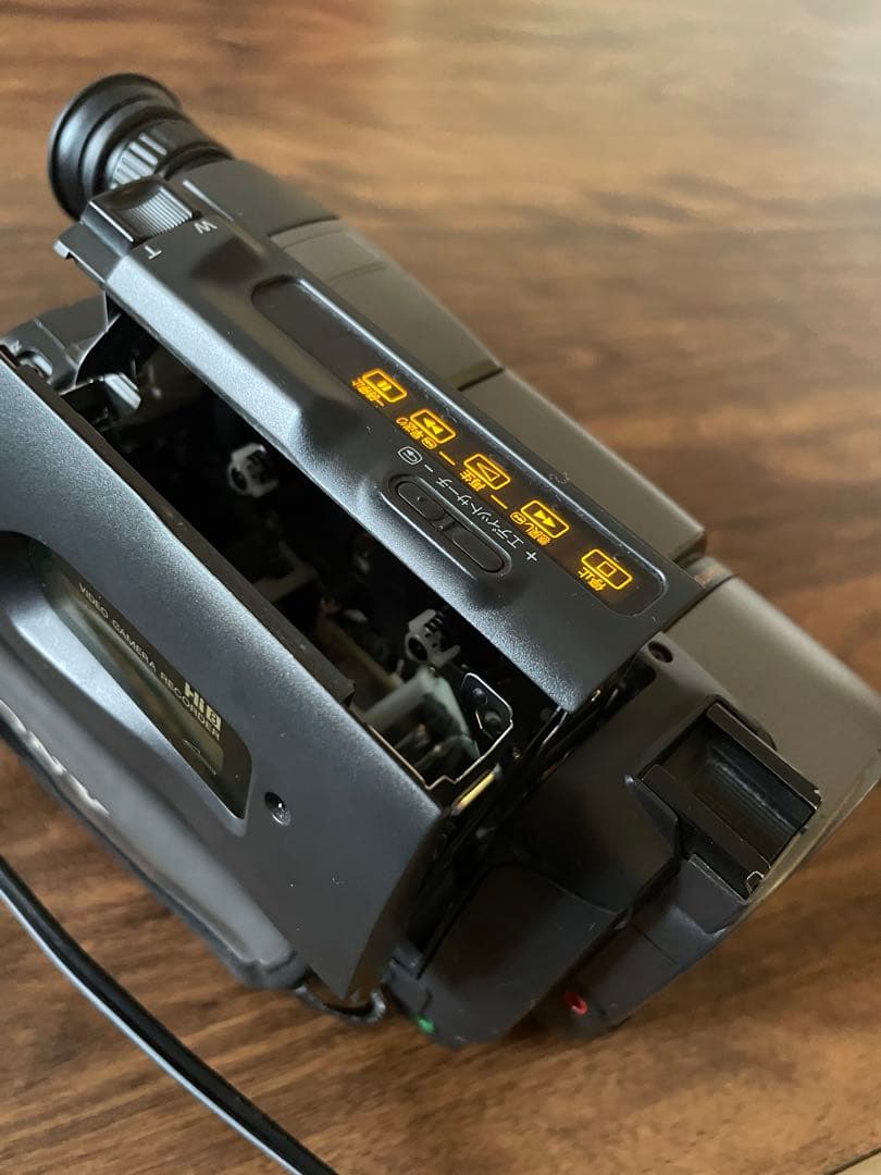 完動品　Sony Handycam CCD-TRV45