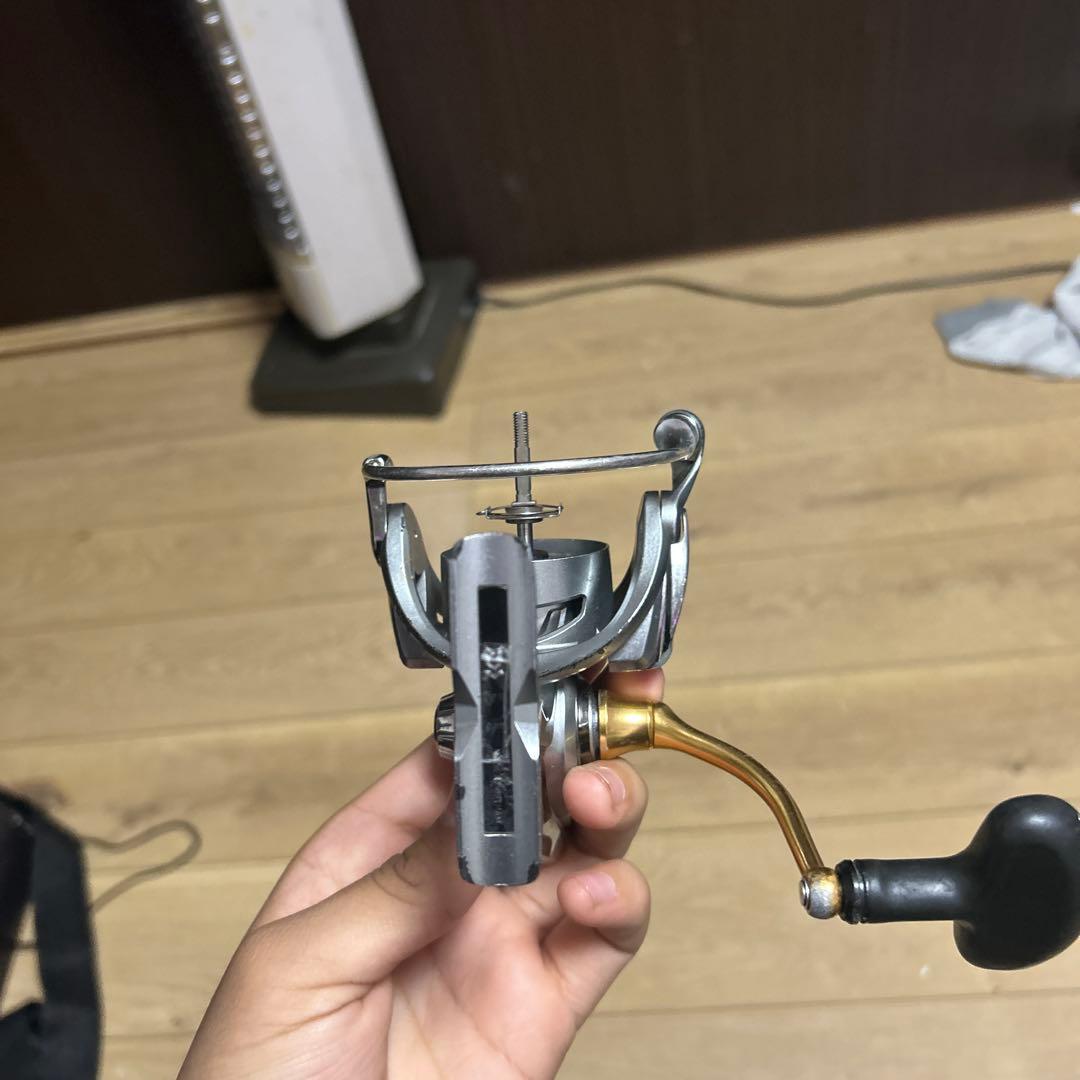 スピニングリール シルバー 金属製 右手用