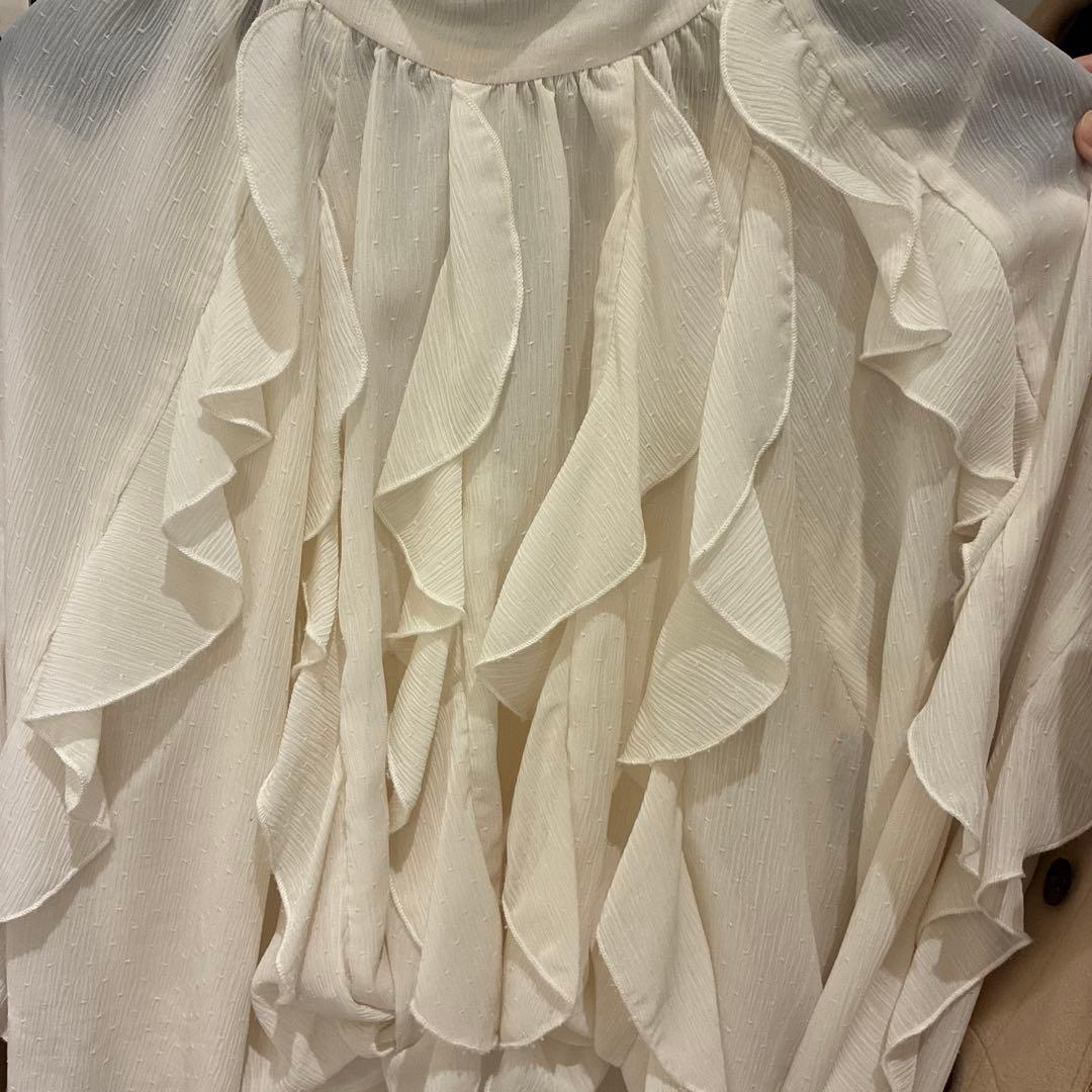 今期新作　岡崎紗絵さんコラボカスケードボウタイフリルミニワンピース