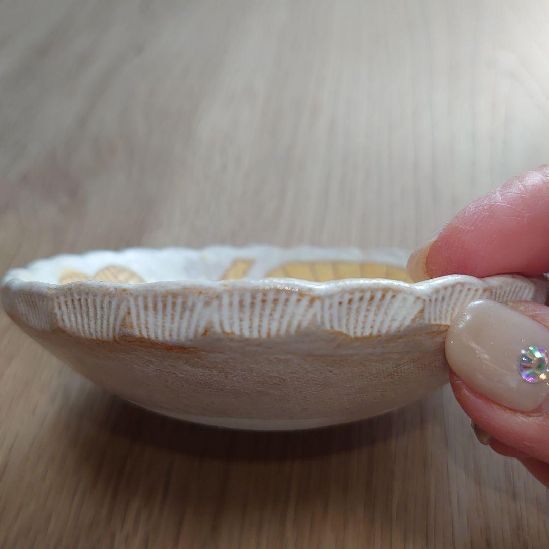 鹿児島睦さん　ミニボウル　トリと花