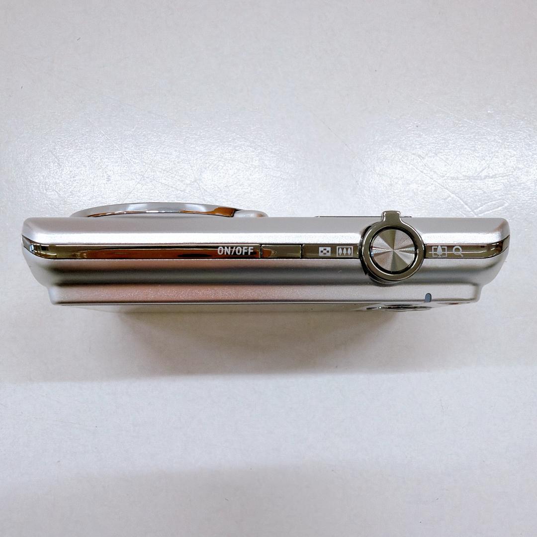 【極美品】CASIO カシオ EXILIM EX-Z880 シルバー デジカメ