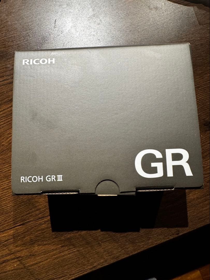 1月18日まで限定価格‼️RICOH GR Ⅲ バッテリー＆ストラップ付きセット✨