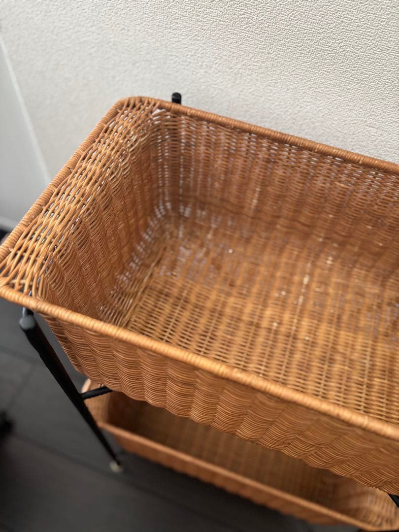 【IDEE】ワラビー　バスケット　スタンド　ブラック