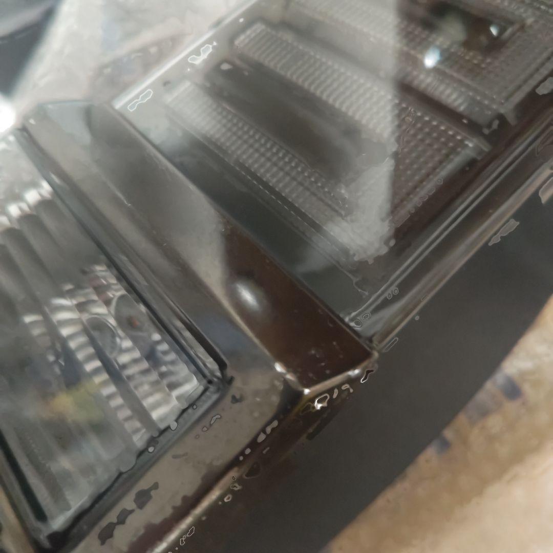 80ヴォクシー後期純正テールレンズ