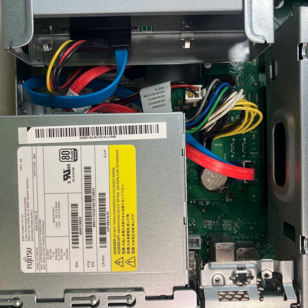 第8世代！Core i5！ESPRIMO D588/TX本体のみジャンク品！