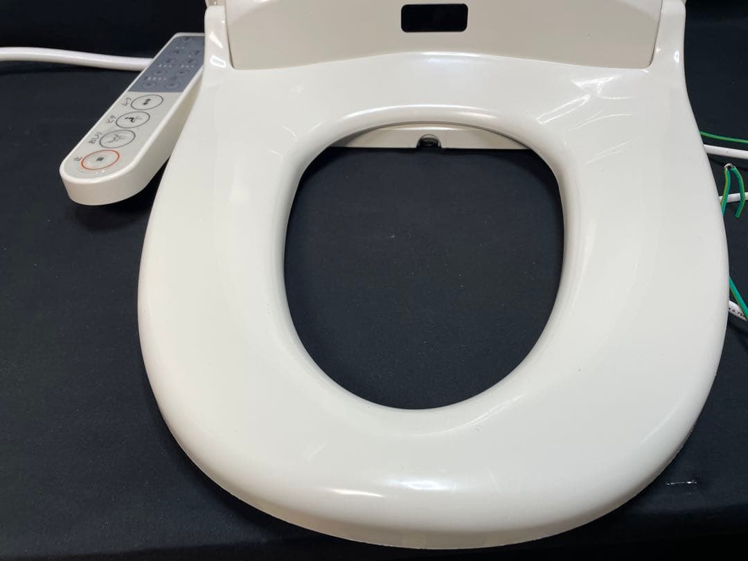 東芝　温水洗浄便座　CLEAN WASH　　2022年製　1258