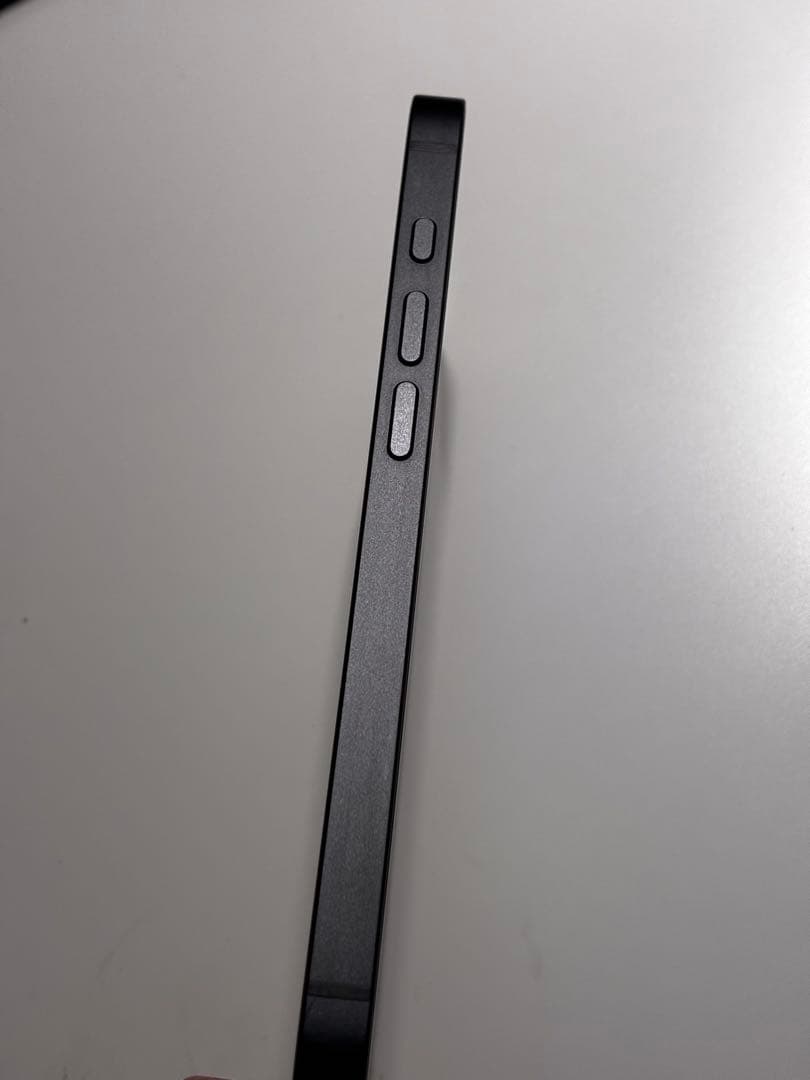 iPhone16e ほぼ新品 バッテリー100% 本体 esimフリー