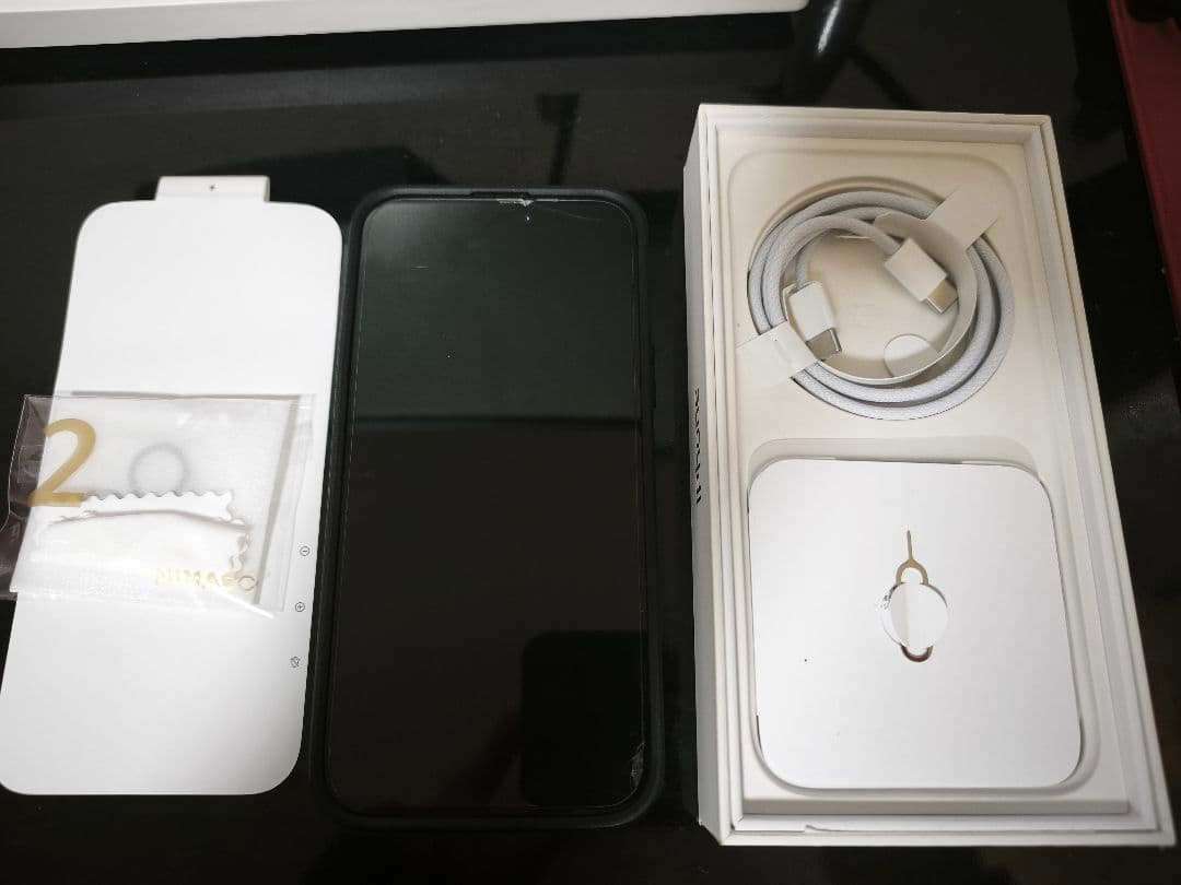 【美品】Apple iPhone 15 Plus 256GB ブラック おまけ付