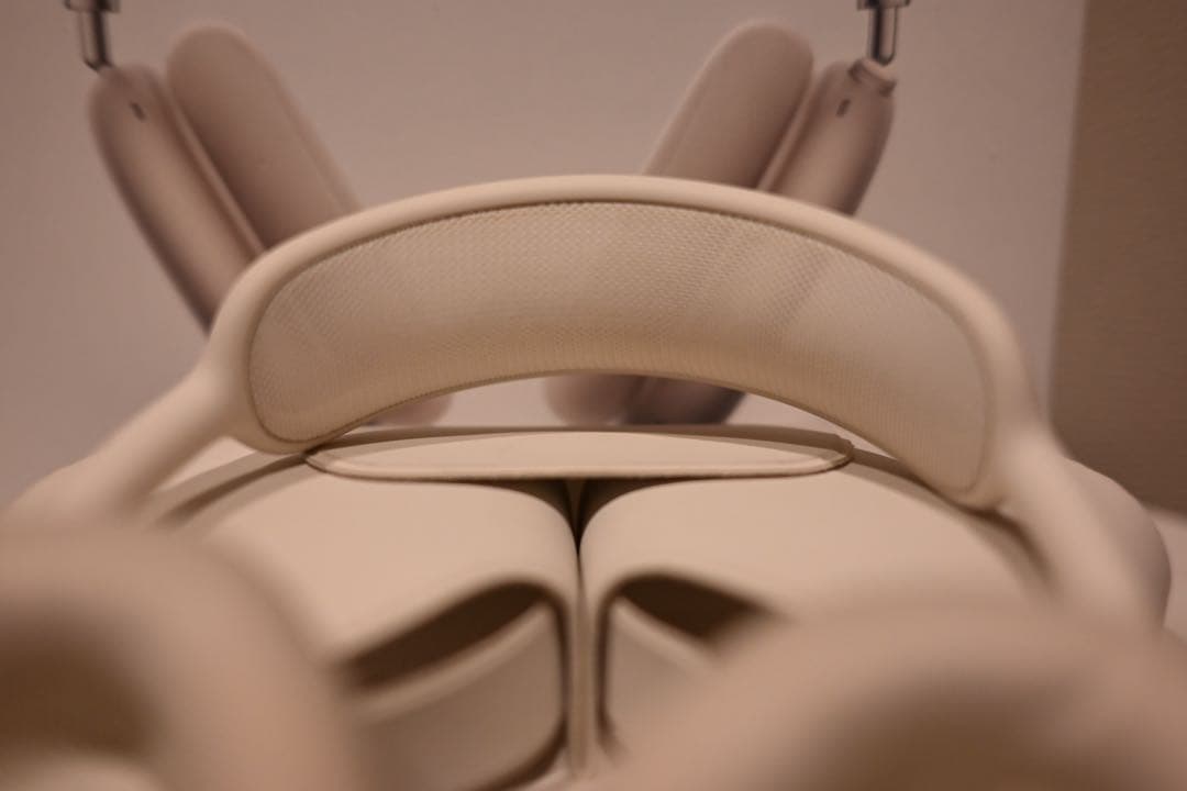 新色　AirPods MAX スターライトワイヤレスヘッドフォン 本体